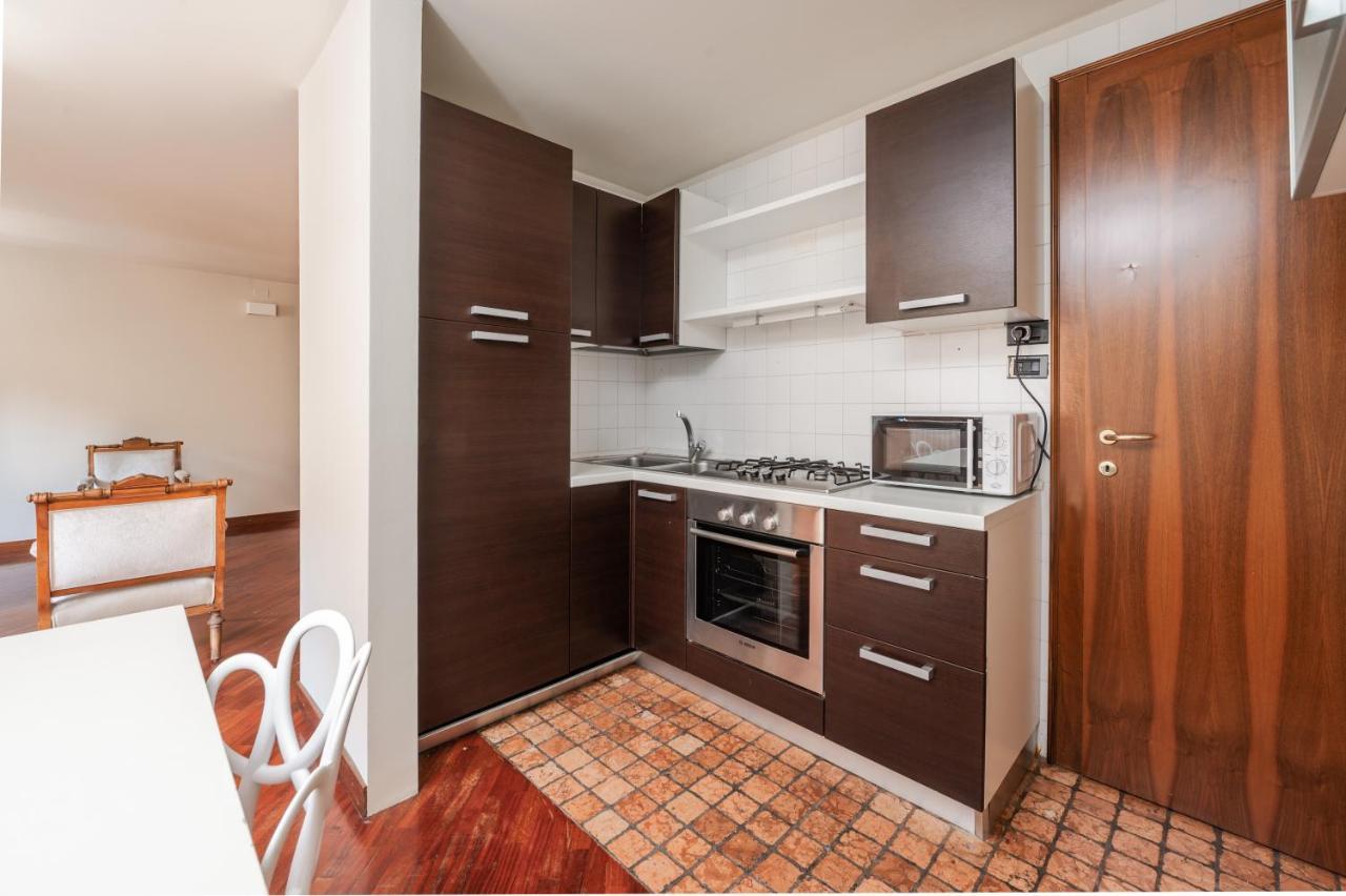 Cozy 2 Bedroom In The Heart Of Верона Экстерьер фото