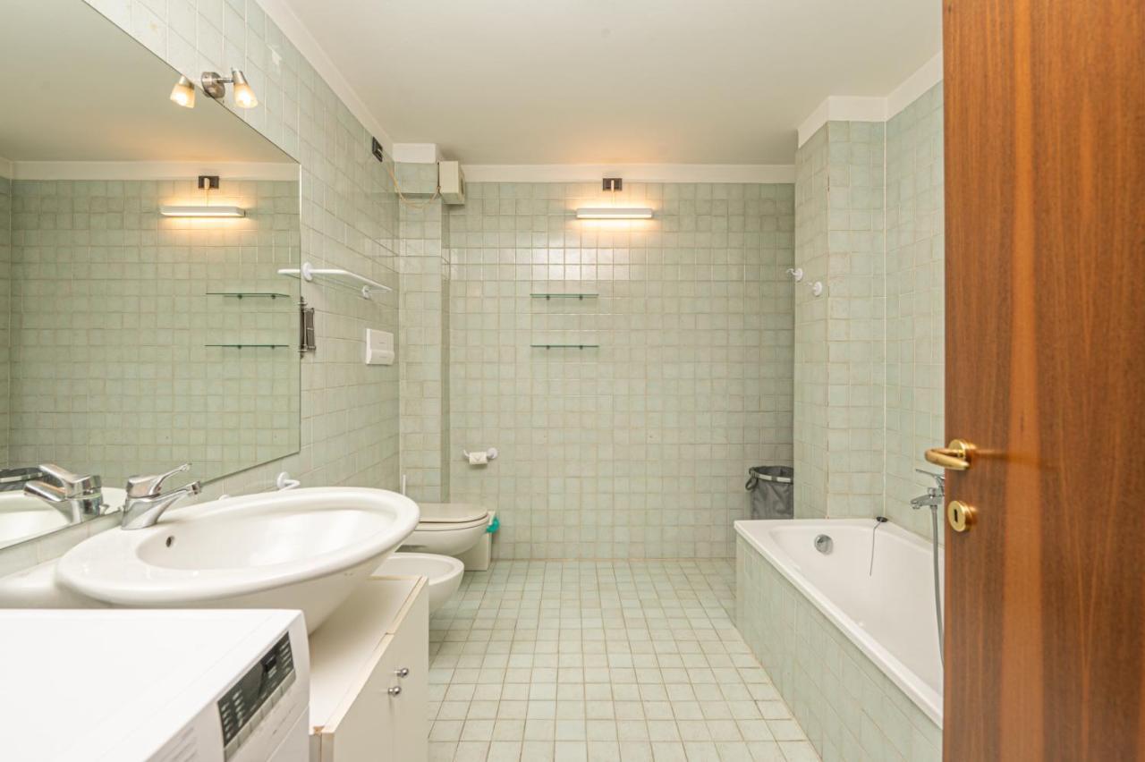 Cozy 2 Bedroom In The Heart Of Верона Экстерьер фото
